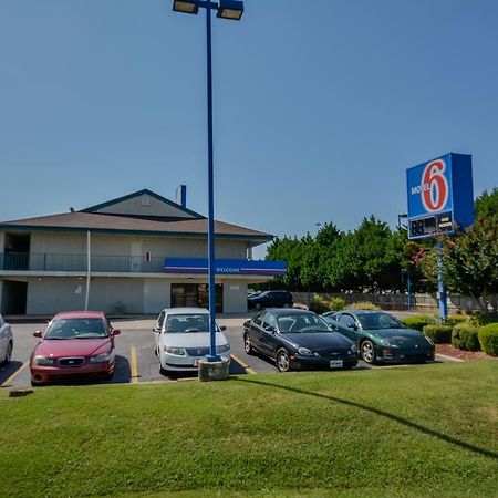 Motel 6 Huntsville - Мадисон Экстерьер фото