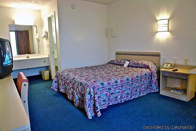 Motel 6 Huntsville - Мадисон Экстерьер фото