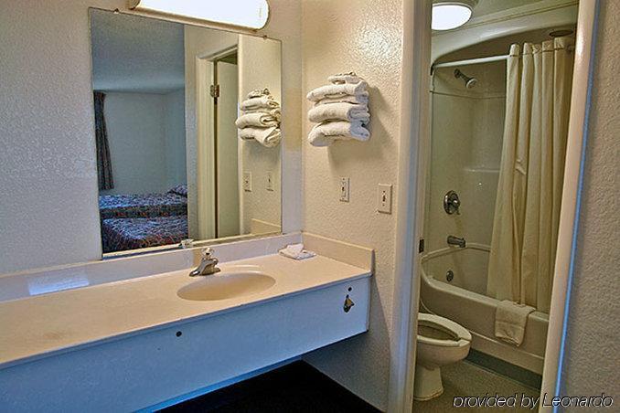 Motel 6 Huntsville - Мадисон Экстерьер фото