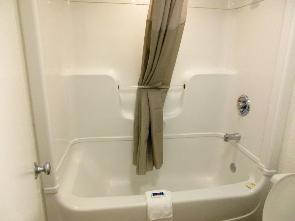Motel 6 Huntsville - Мадисон Экстерьер фото