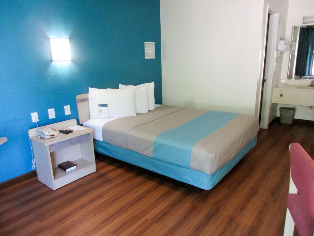 Motel 6 Huntsville - Мадисон Номер фото