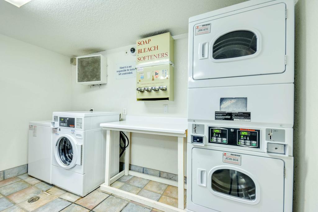 Motel 6 Huntsville - Мадисон Экстерьер фото