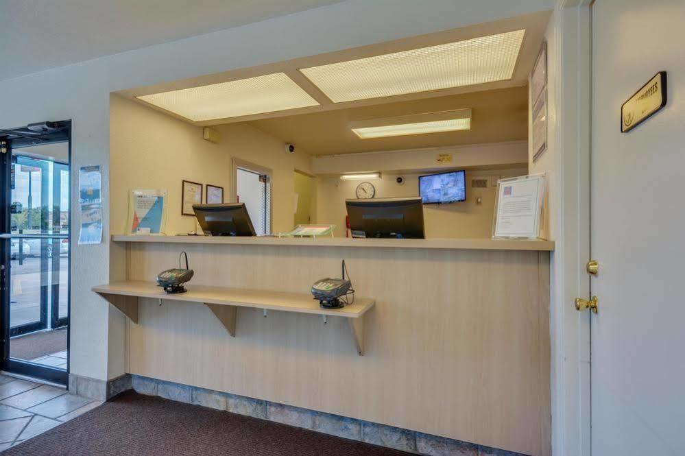Motel 6 Huntsville - Мадисон Экстерьер фото